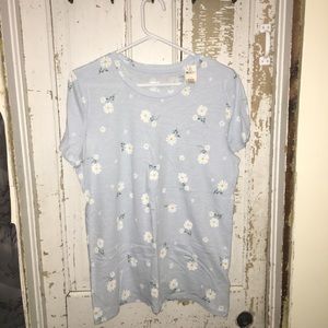 NWT daisy perfect everyday tee